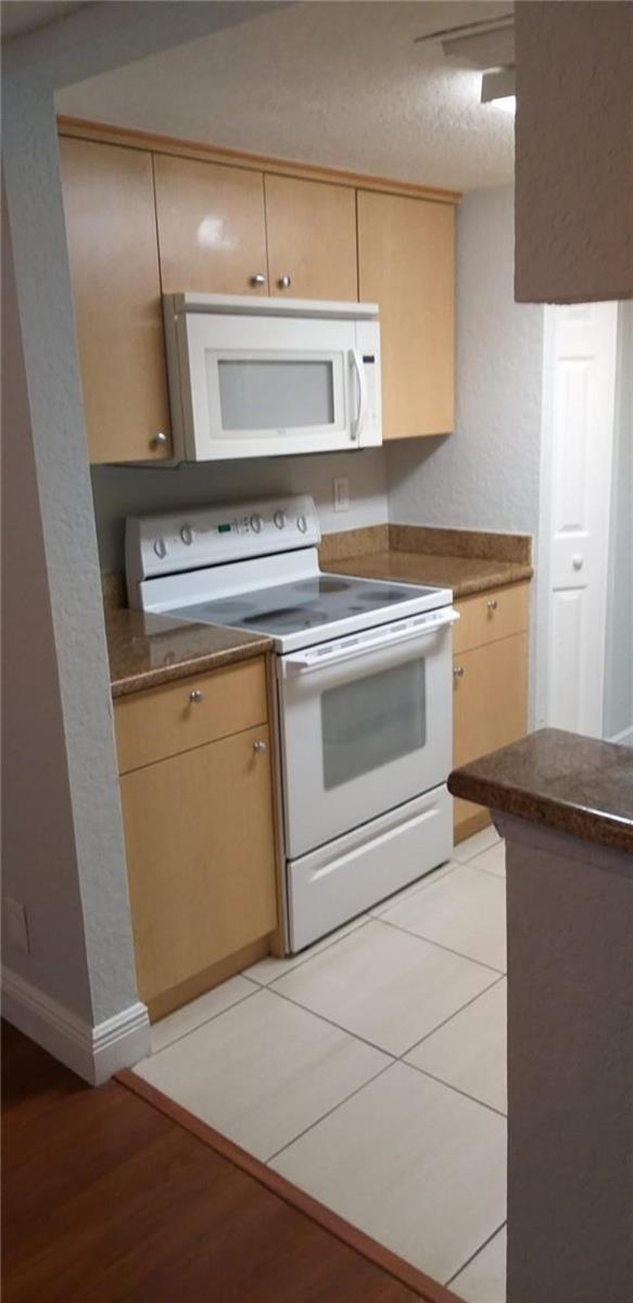 9855 Westview Drive # 726, Coral Springs FL 33076 photo 2