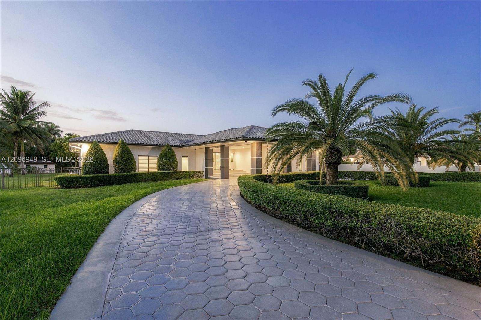 9995 NW 131st St, Hialeah Gardens FL 33018 photo 3