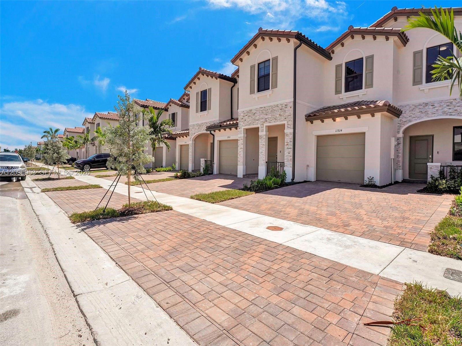 11924 SW 247th Ter, Miami FL 33032 photo 3