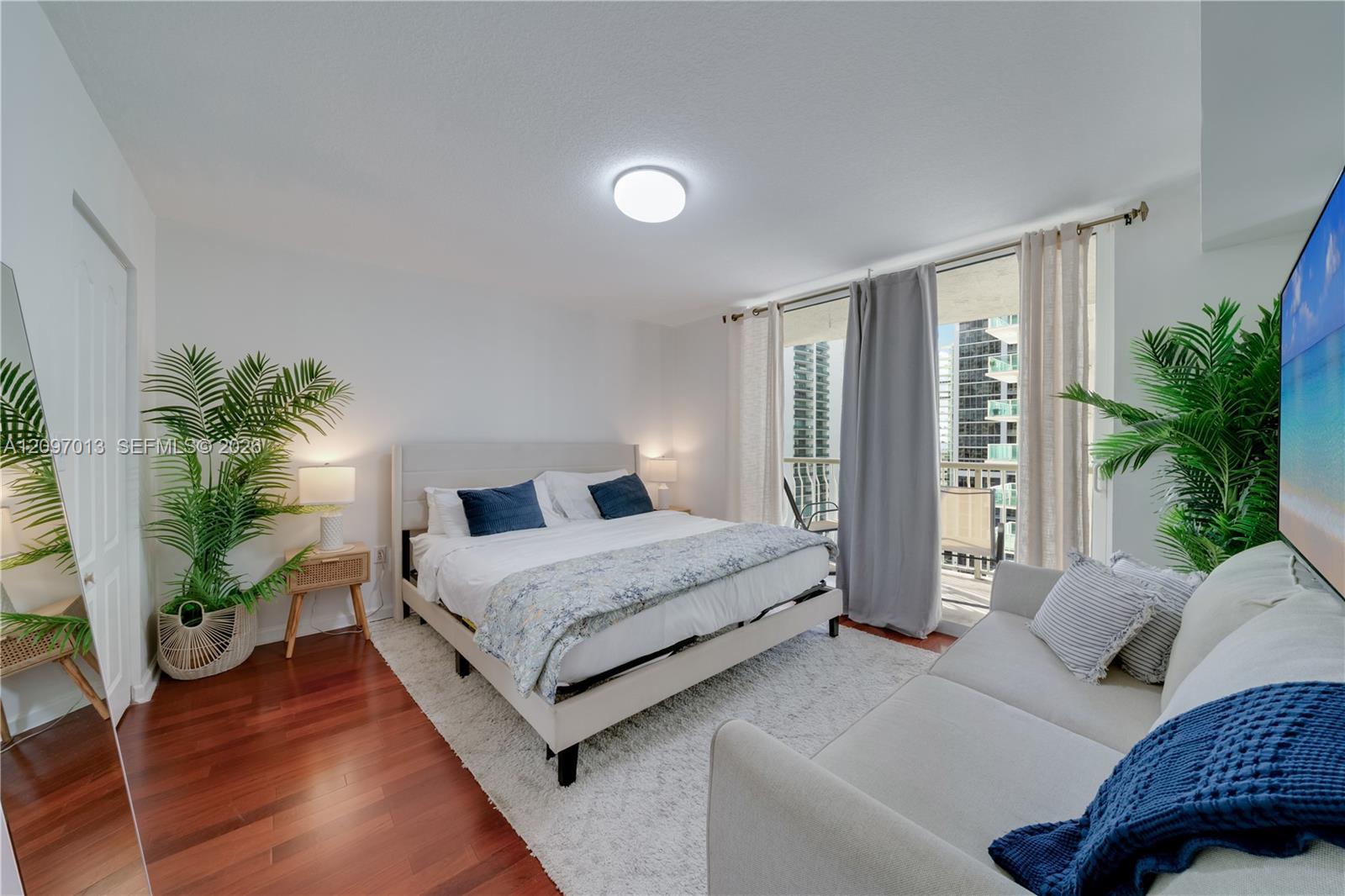 1200 Brickell Bay Dr # 1705, Miami FL 33131 photo 3