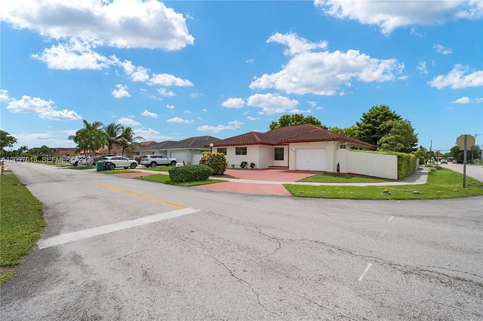 10980 SW 38th St, Miami FL 33165 photo 2