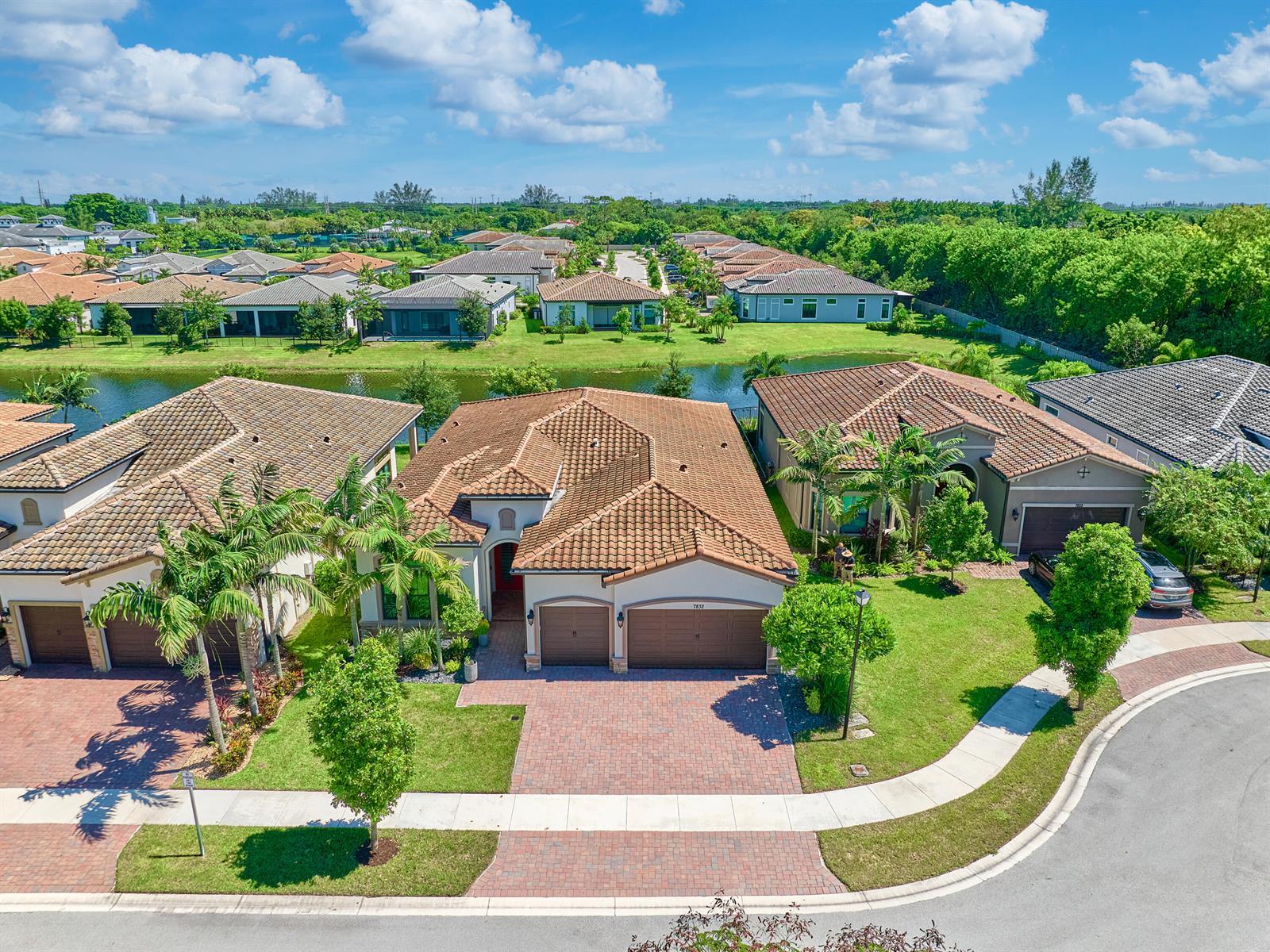 7832 DEER LAKE Court, Parkland FL 33067 photo 3