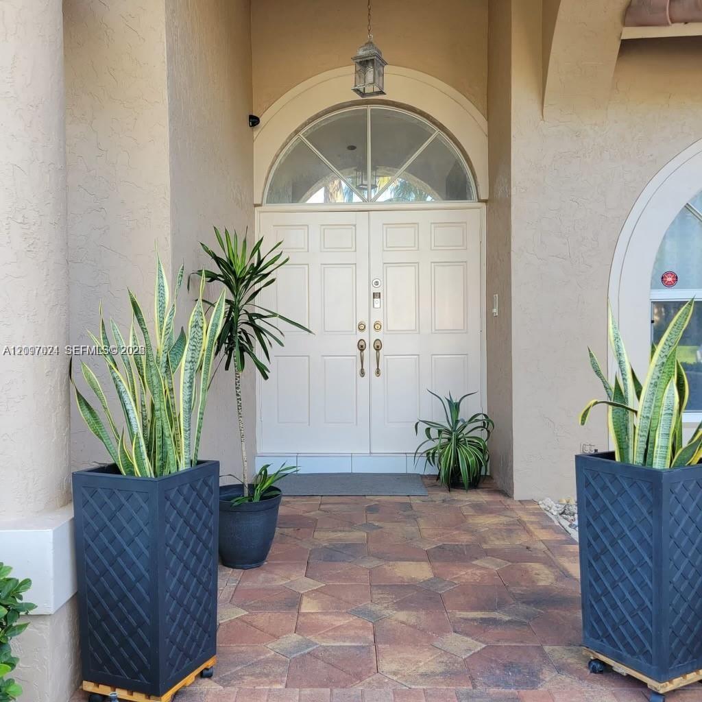 531 NW 108th Ave, Plantation FL 33324 photo 2