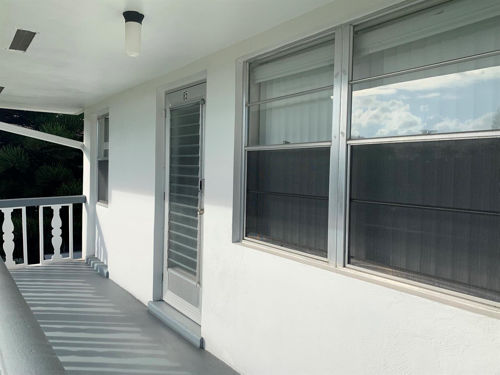 85 Salisbury D, West Palm Beach FL 33417 photo 2