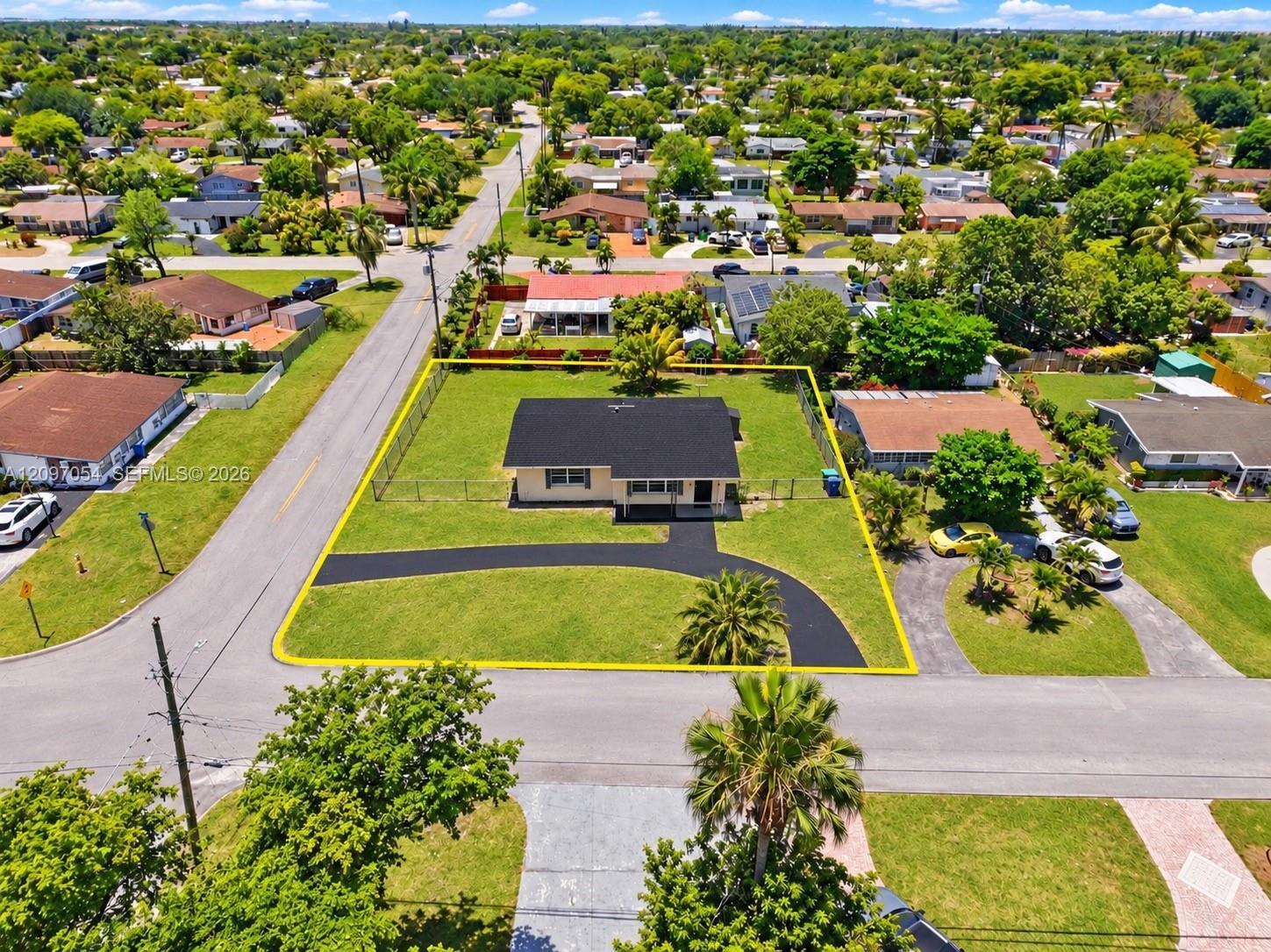 2724 Acapulco Dr, Miramar FL 33023 photo 3