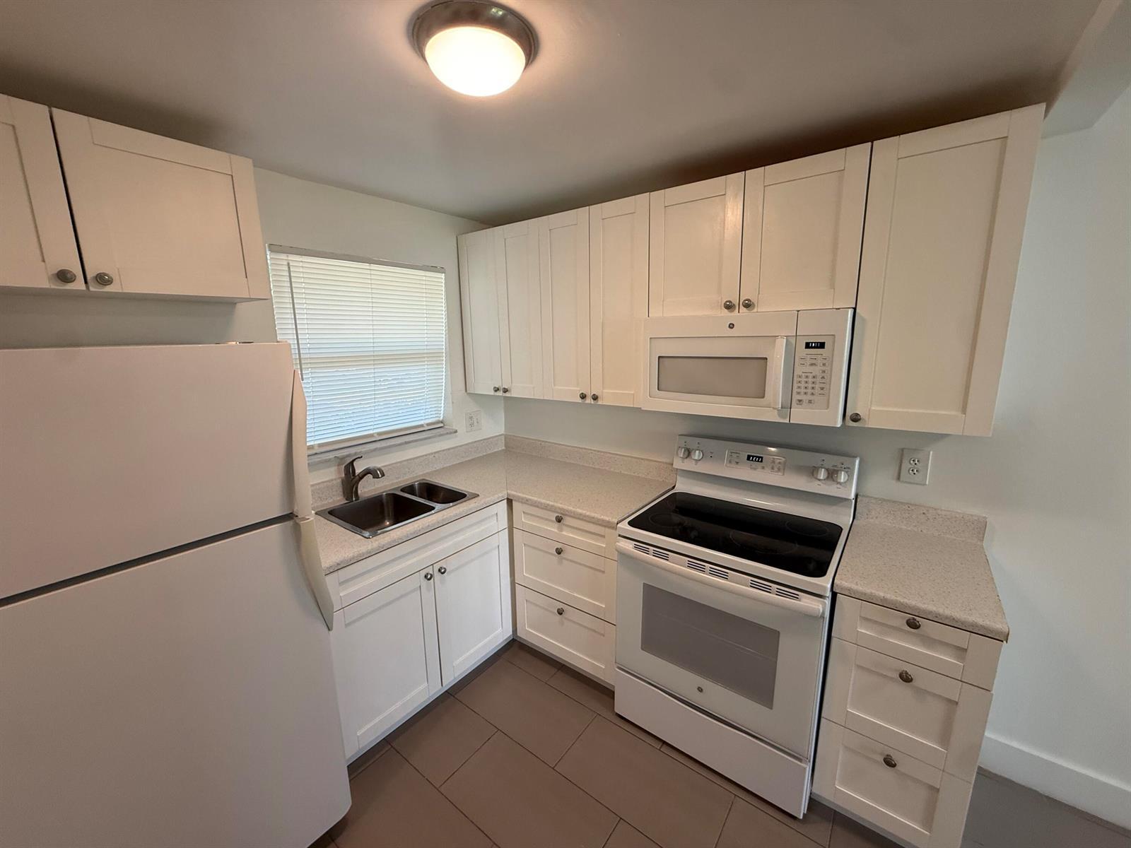 8225 SUNRISE LAKES Boulevard # 106, Sunrise FL 33322