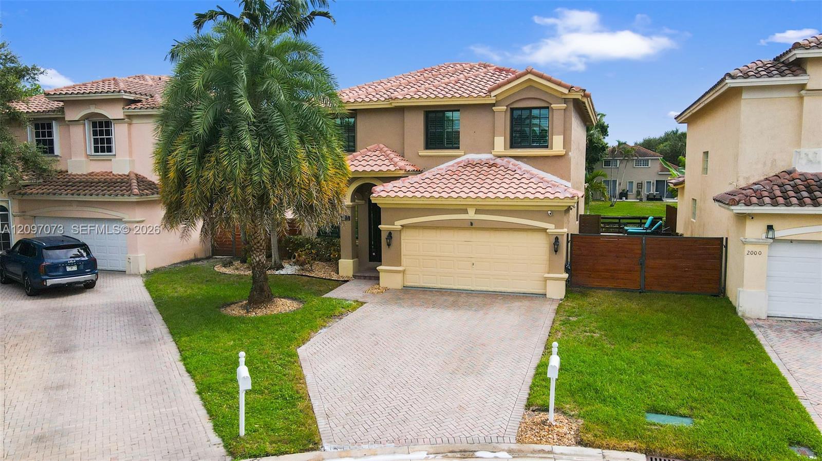 2001 NW 99th Ter, Pembroke Pines FL 33024 photo 3