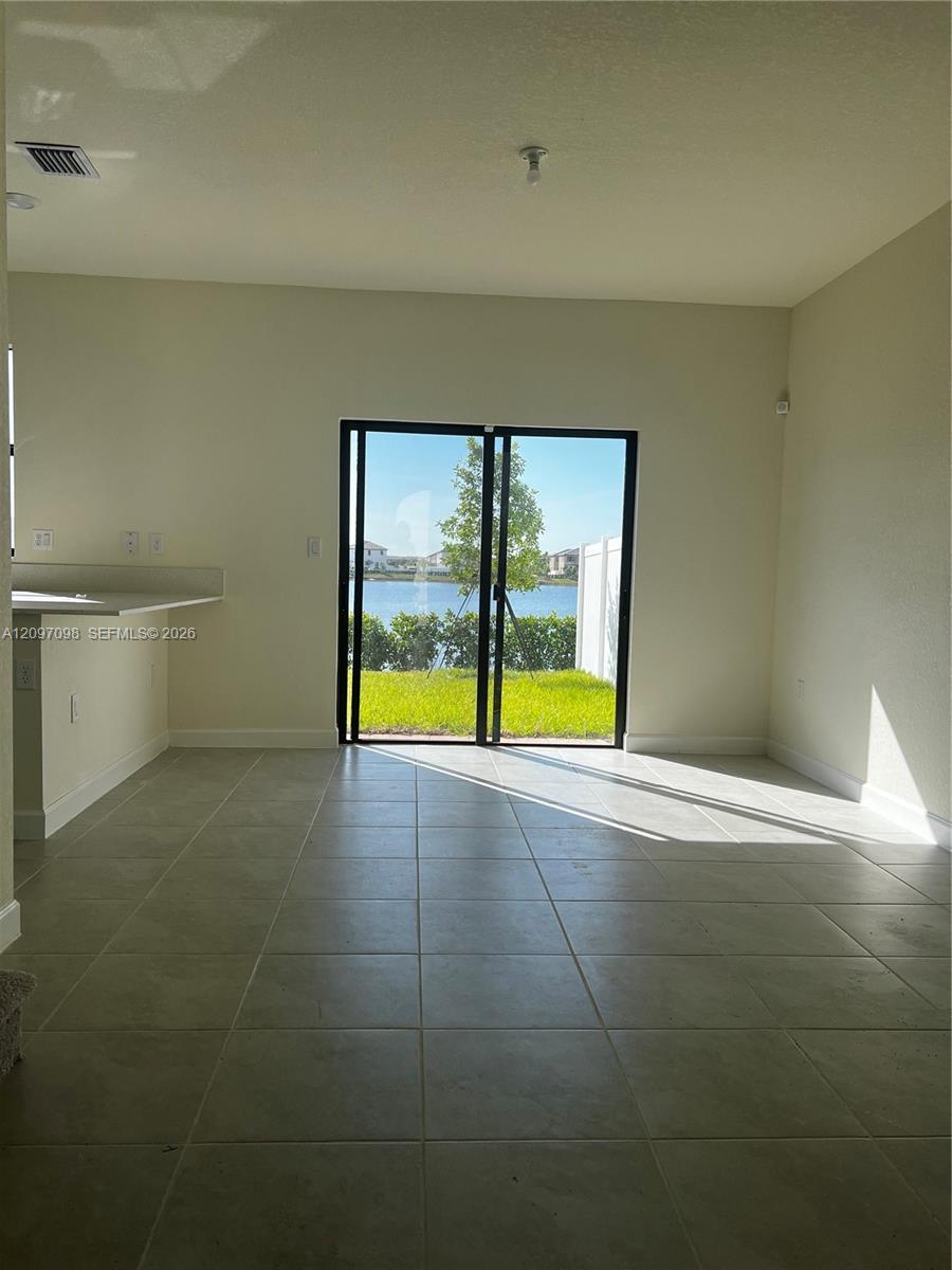 3236 W 114th Ter, Hialeah FL 33018 photo 2