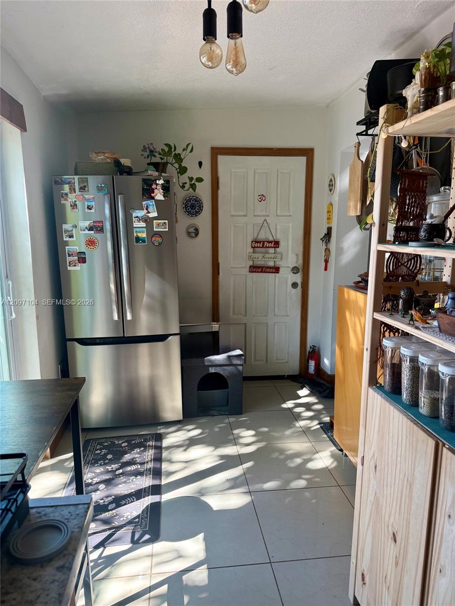 170 NW 18th Ct, Miami FL 33125 photo 3