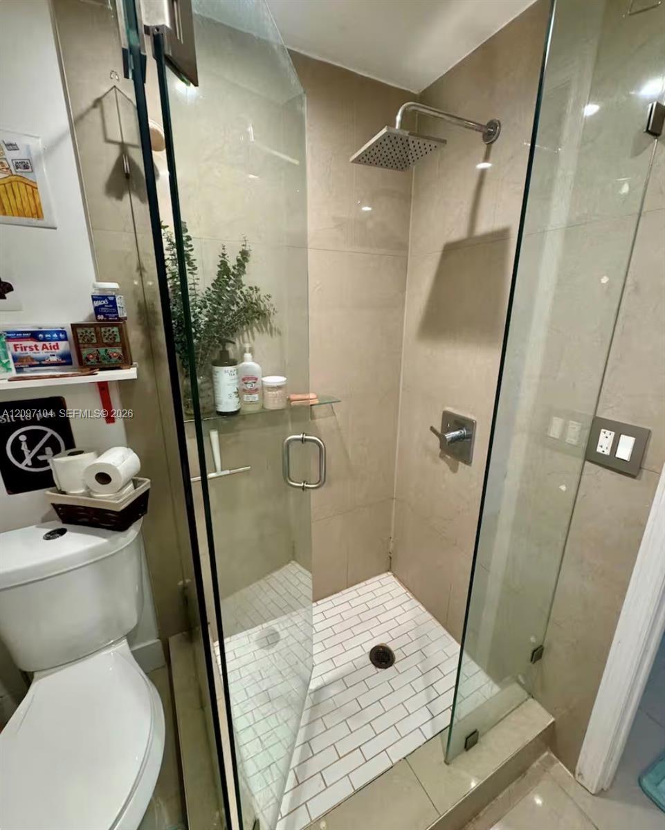 170 NW 18th Ct, Miami FL 33125 photo 5