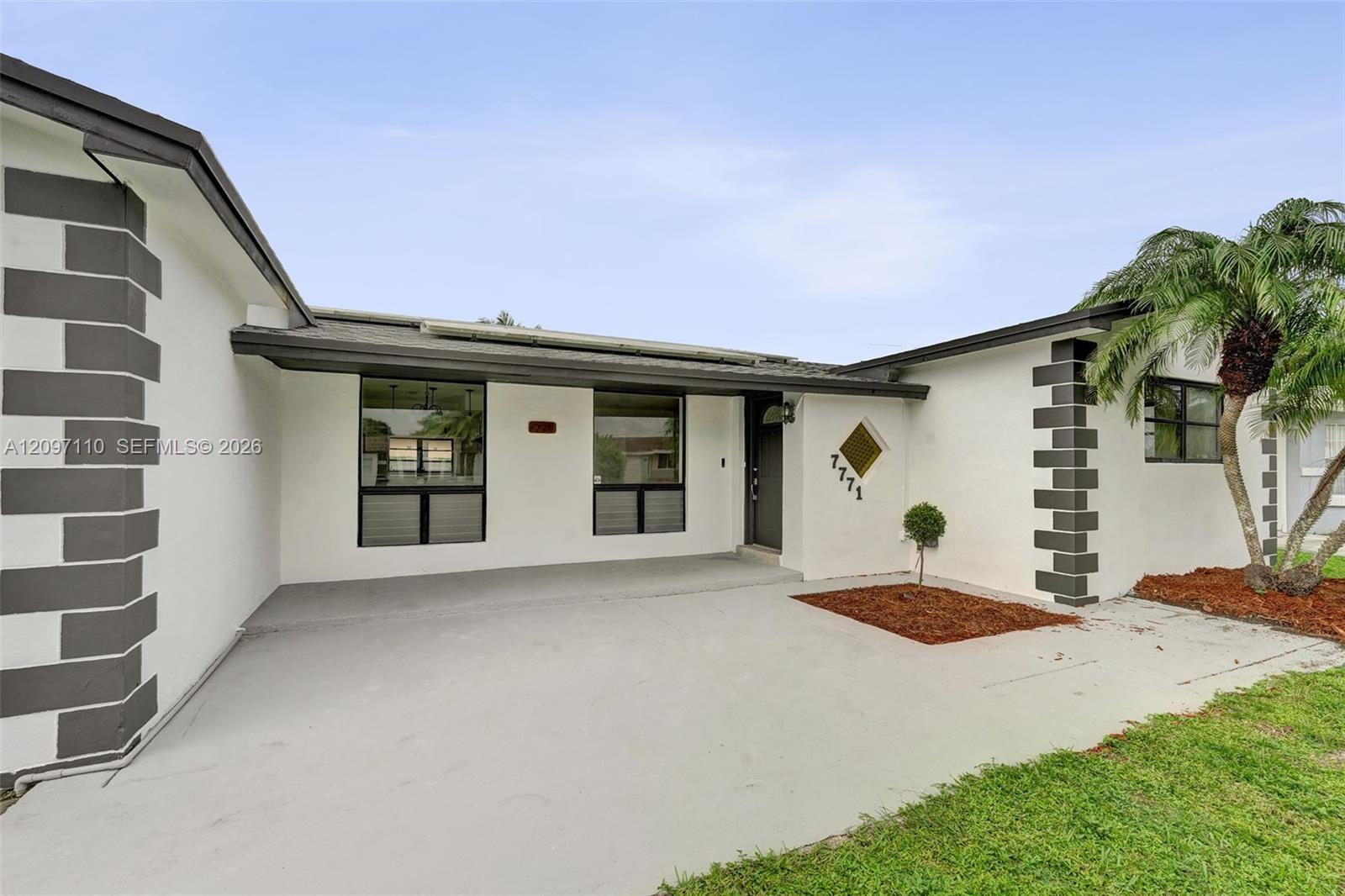 7771 Ramona St, Miramar FL 33023 photo 2