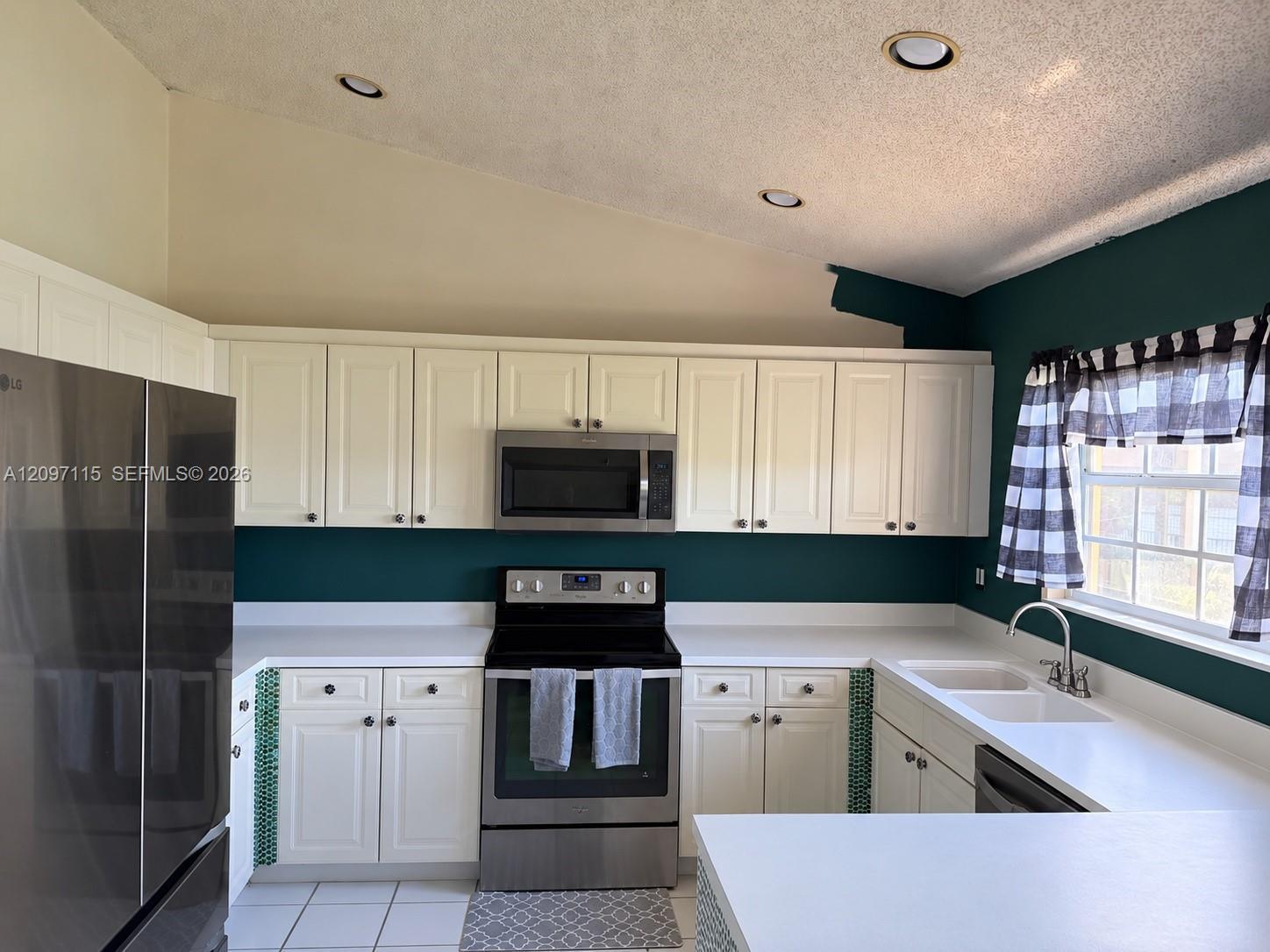 14170 SW 122 CT, Miami FL 33186 photo 2