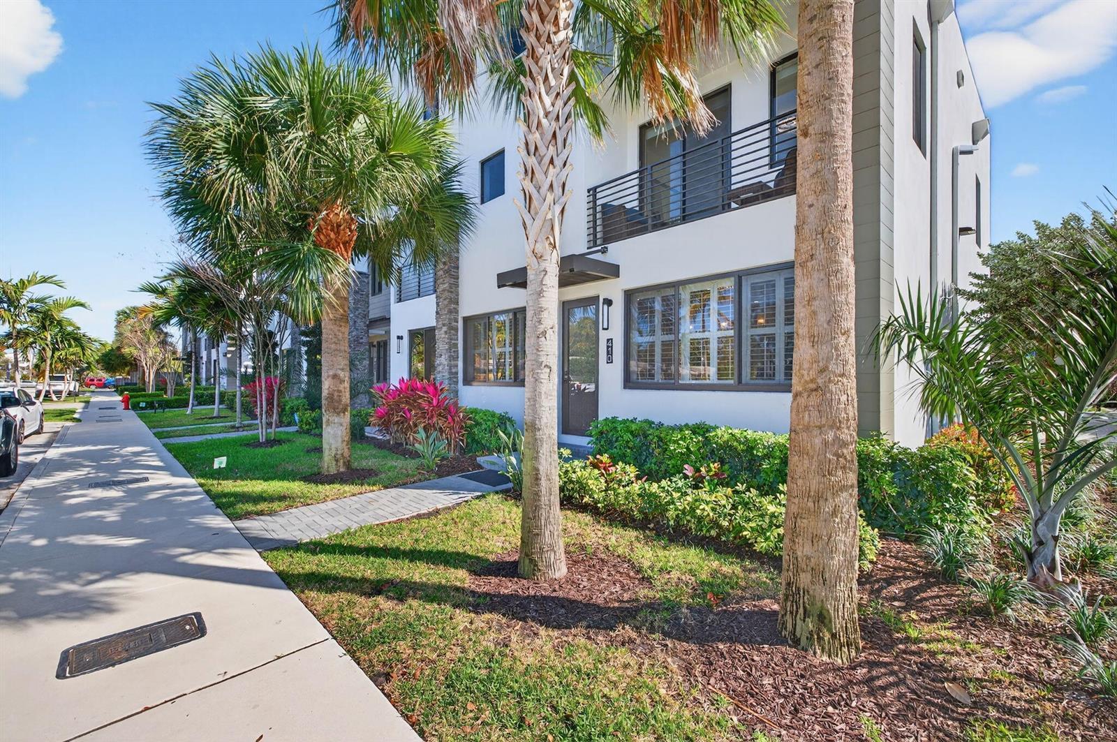 410 SE 12th Court, Fort Lauderdale FL 33316 photo 2