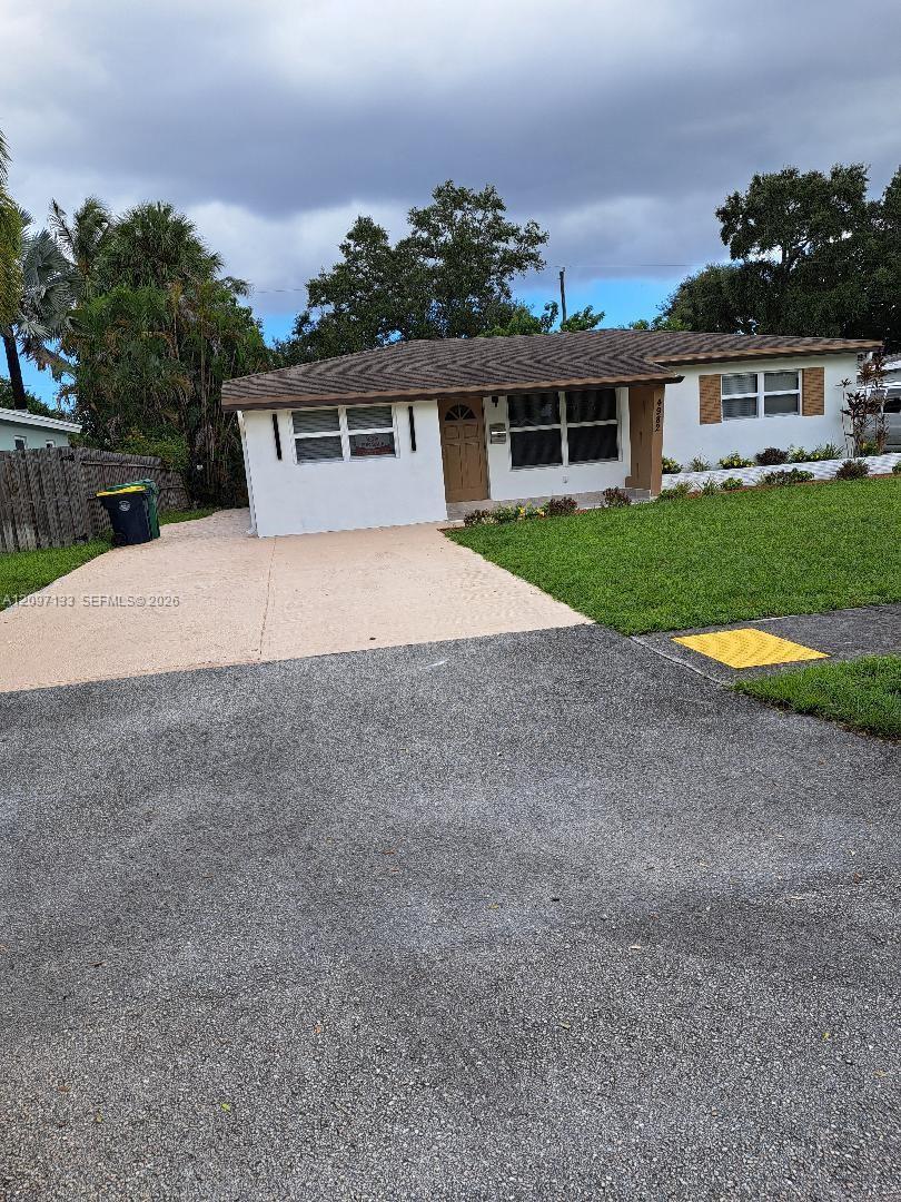 4982 SW 29th Ter, Dania Beach FL 33312