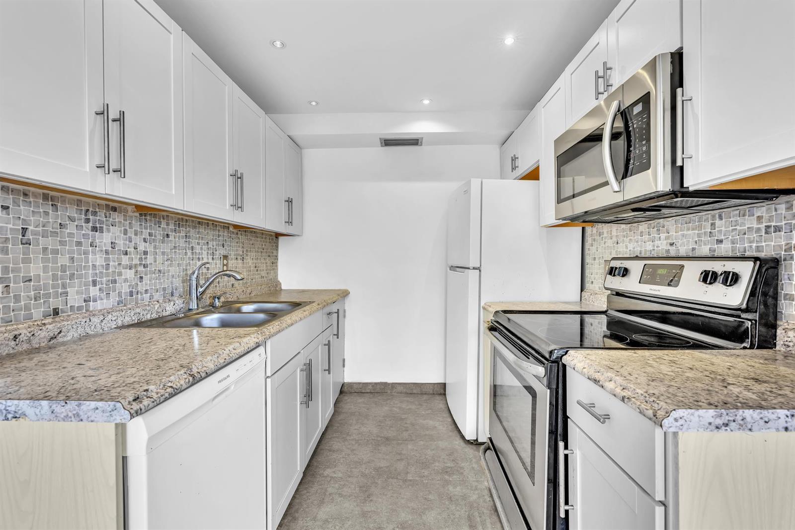 3076 Cornwall D, Boca Raton FL 33434 photo 3
