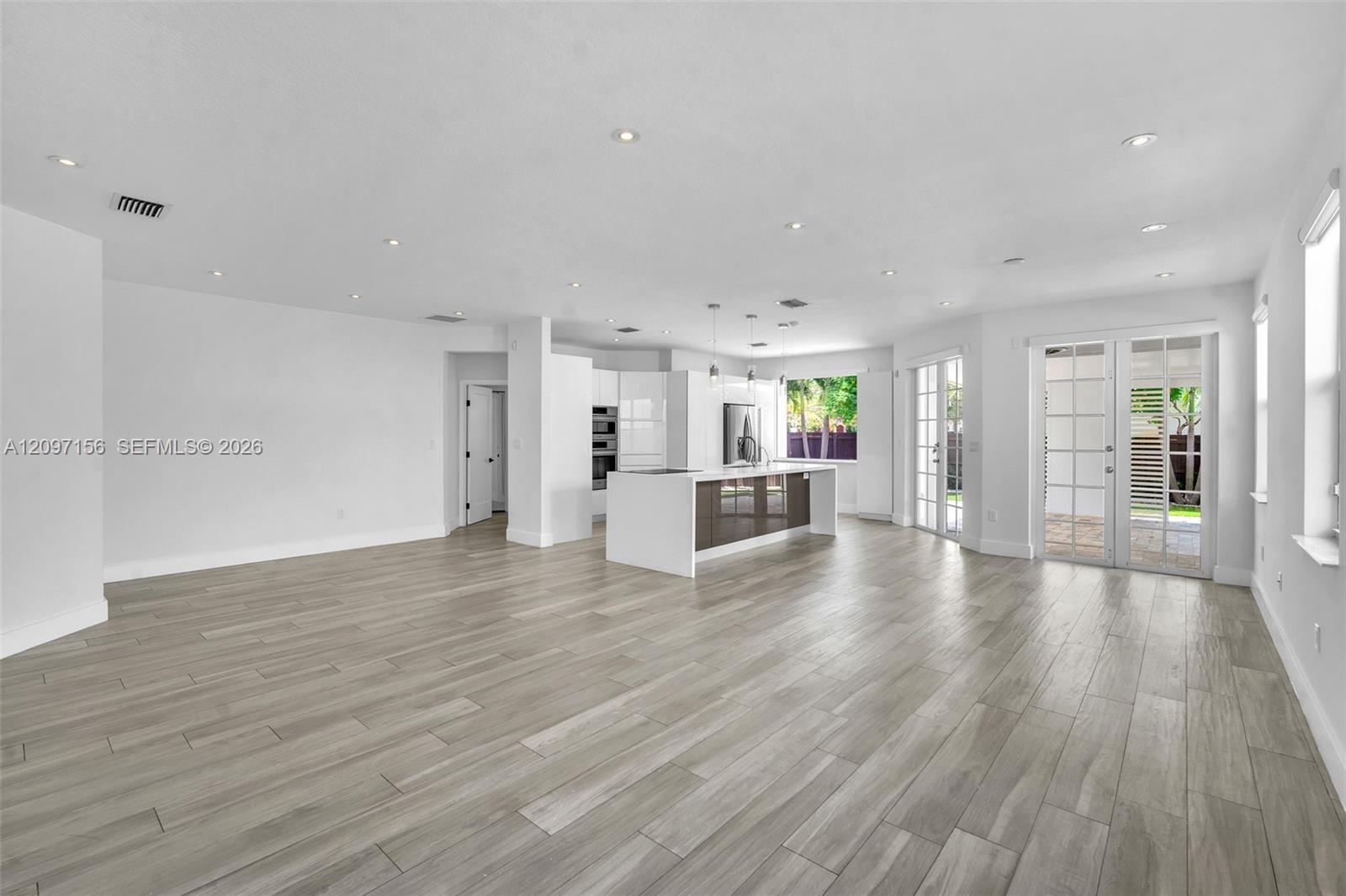 11430 NW 82nd Ter, Doral FL 33178 photo 2
