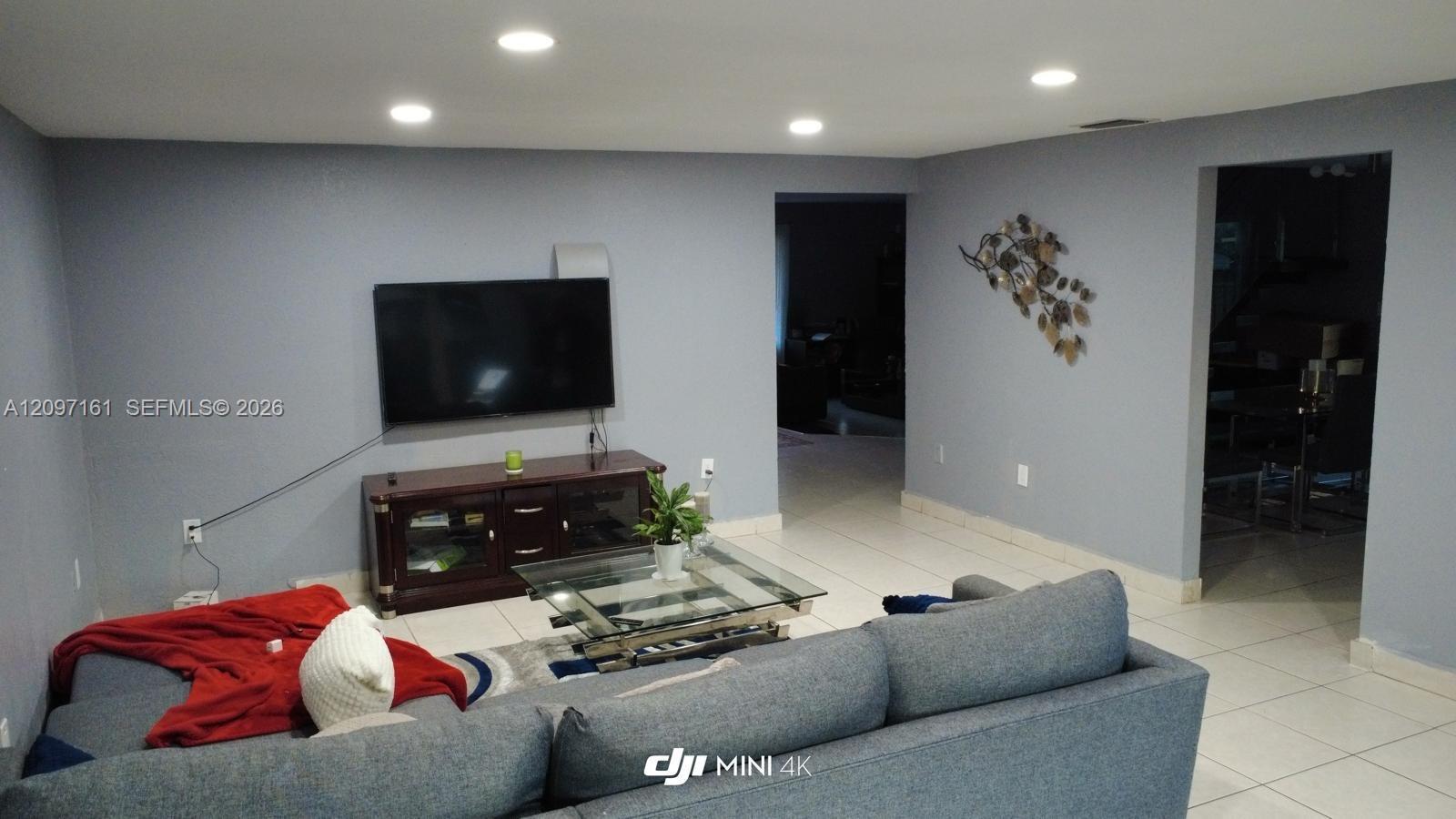 20042 W Lake Dr, Hialeah FL 33015 photo 3