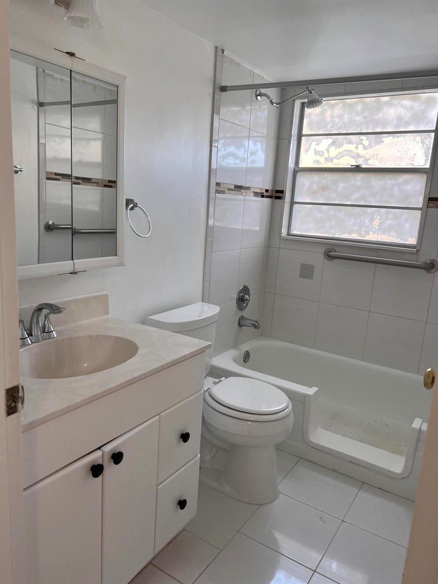 304 Mansfield H, Boca Raton FL 33434 photo 3