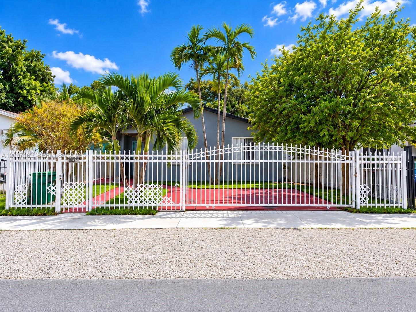 3024 NW 55th St, Miami FL 33142