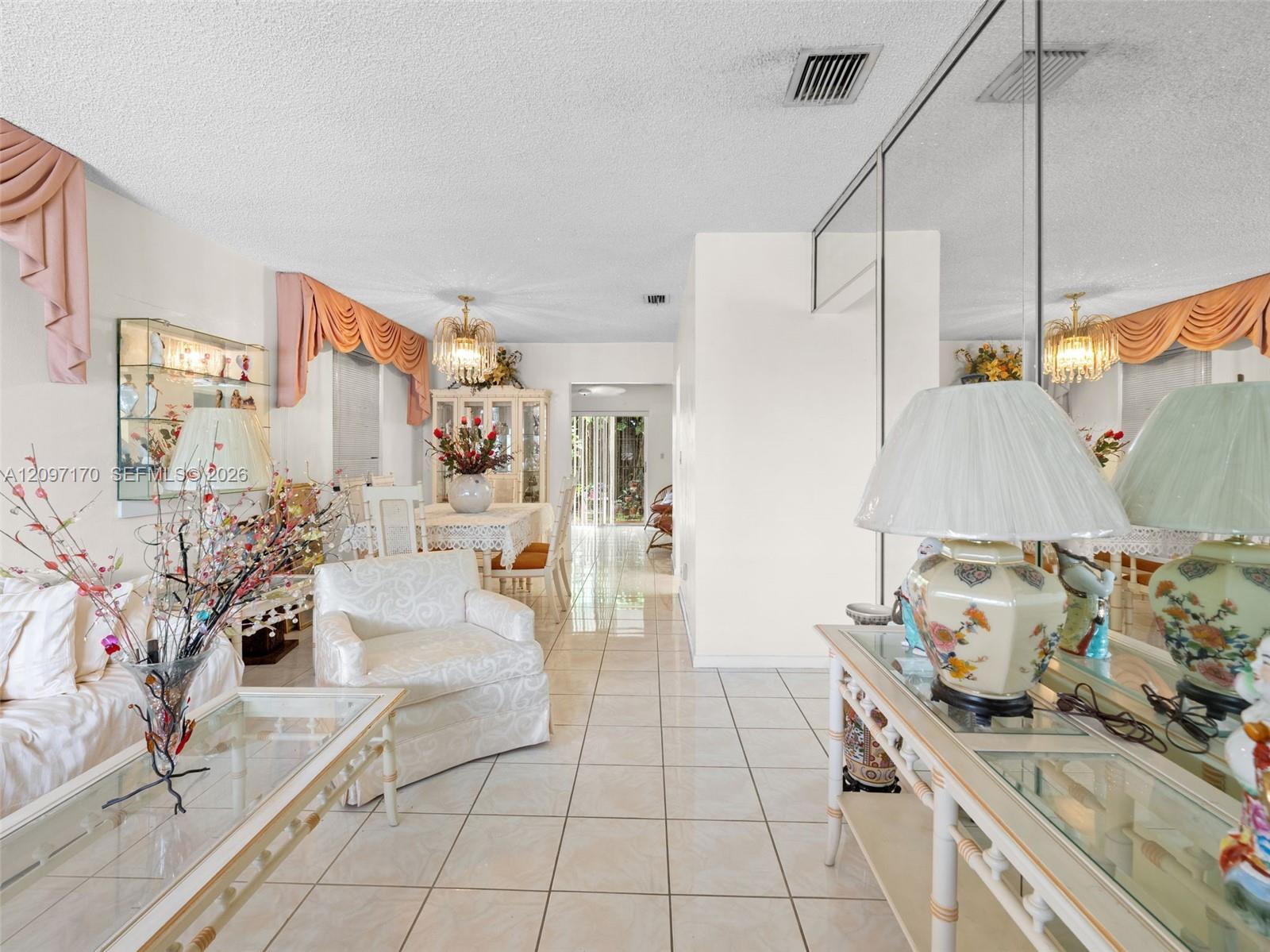 1075 W 32nd St, Hialeah FL 33012 photo 2