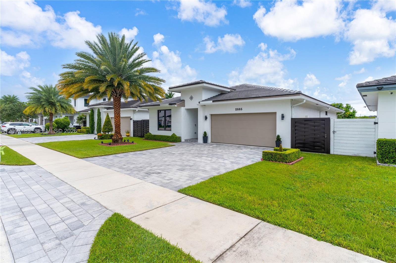 2885 SE 3rd St, Homestead FL 33033 photo 2