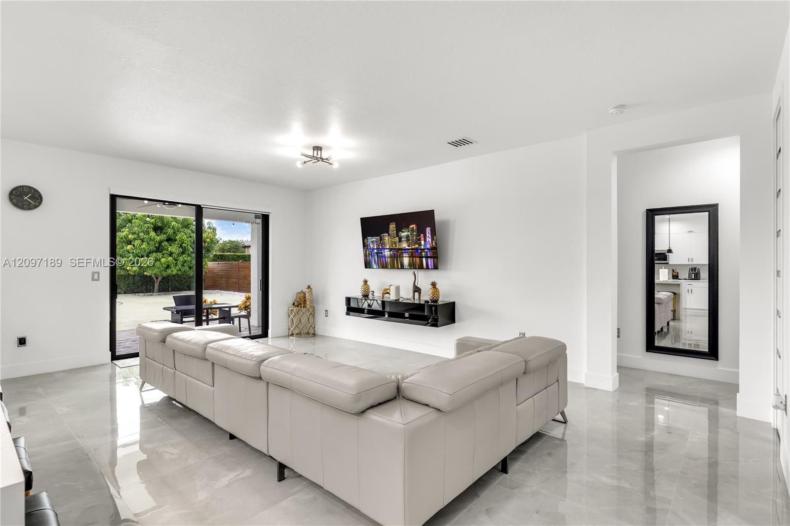 2885 SE 3rd St, Homestead FL 33033 photo 5