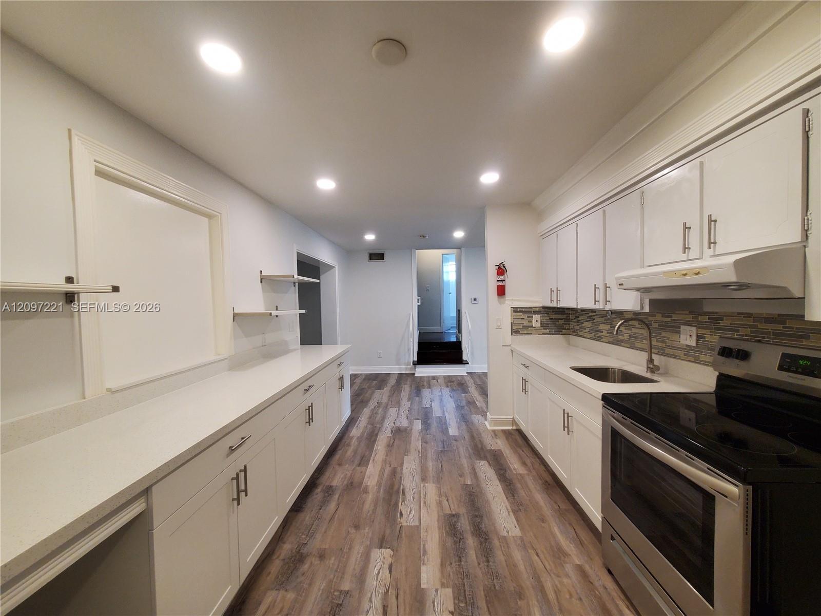 126 NW 8th Ave # 1, Hallandale Beach FL 33009 photo 2