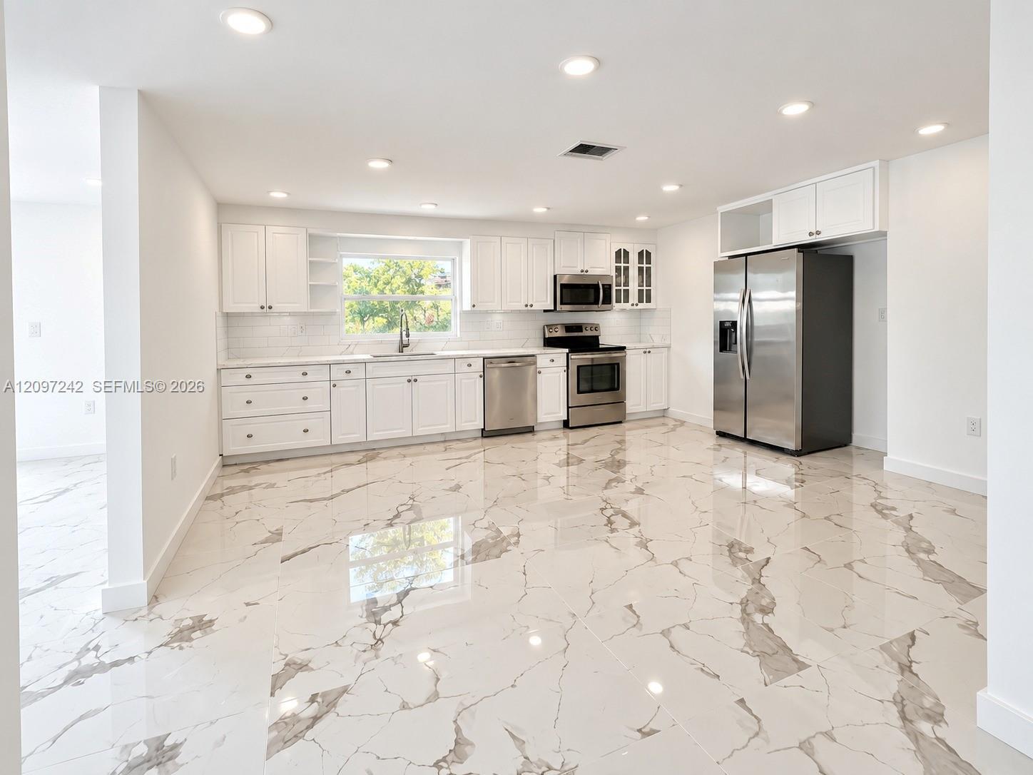 2125 NW 179th St, Miami Gardens FL 33056 photo 2