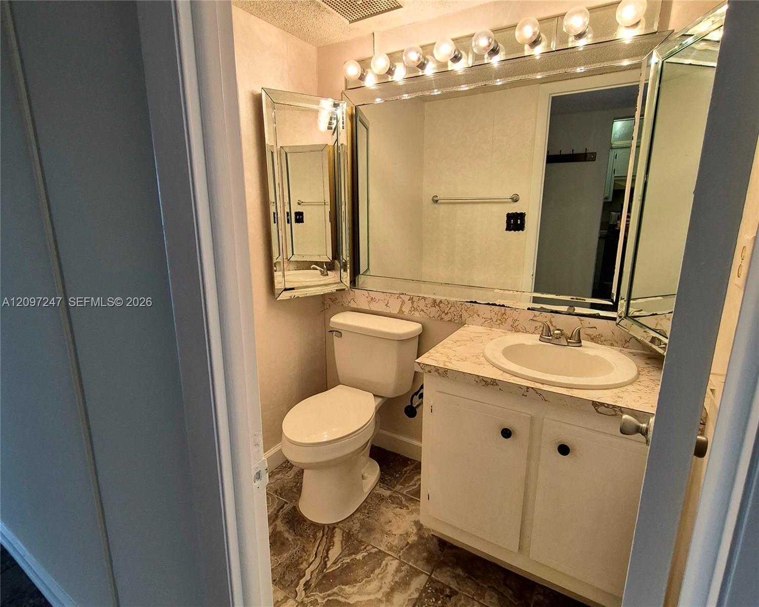403 NW 68th Ave # 309, Plantation FL 33317 photo 3