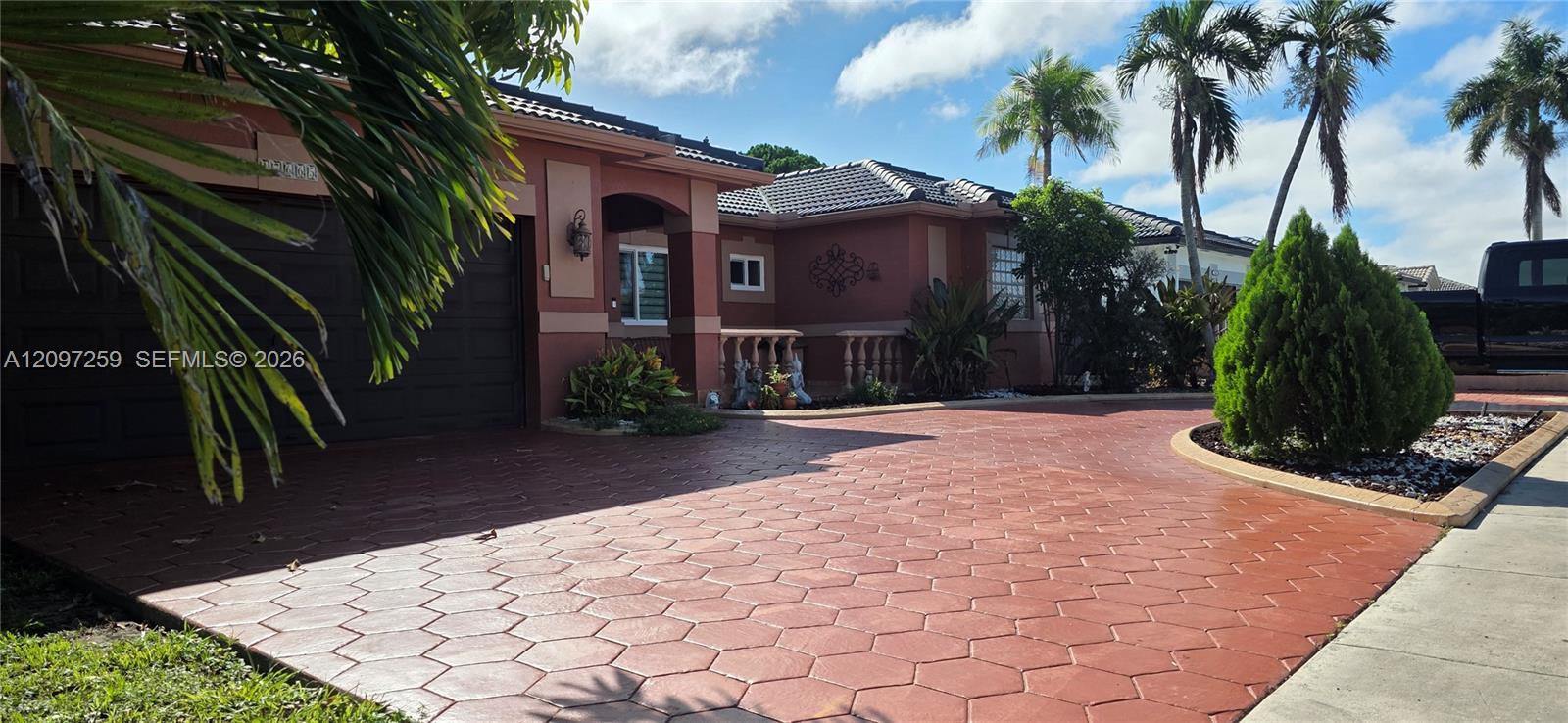 17665 NW 87th Ct, Hialeah FL 33018 photo 3
