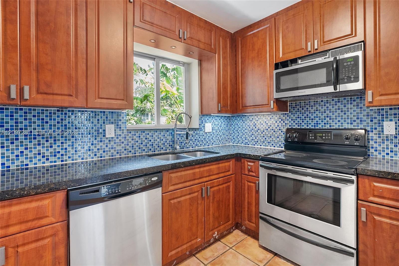77 NW 106th St, Miami Shores FL 33150 photo 3