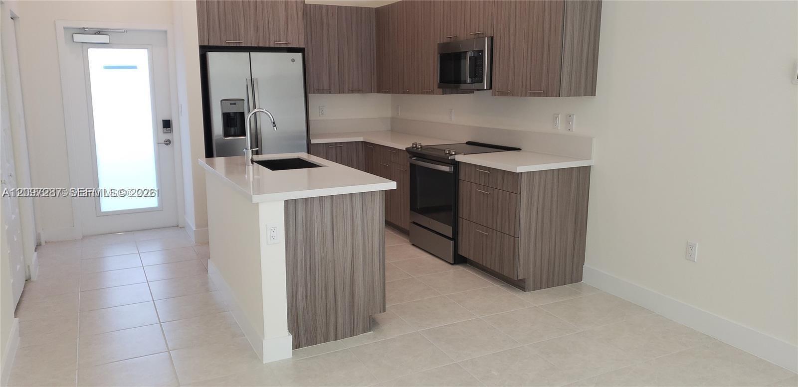 8363 NW 41st St # 404, Doral FL 33166 photo 3
