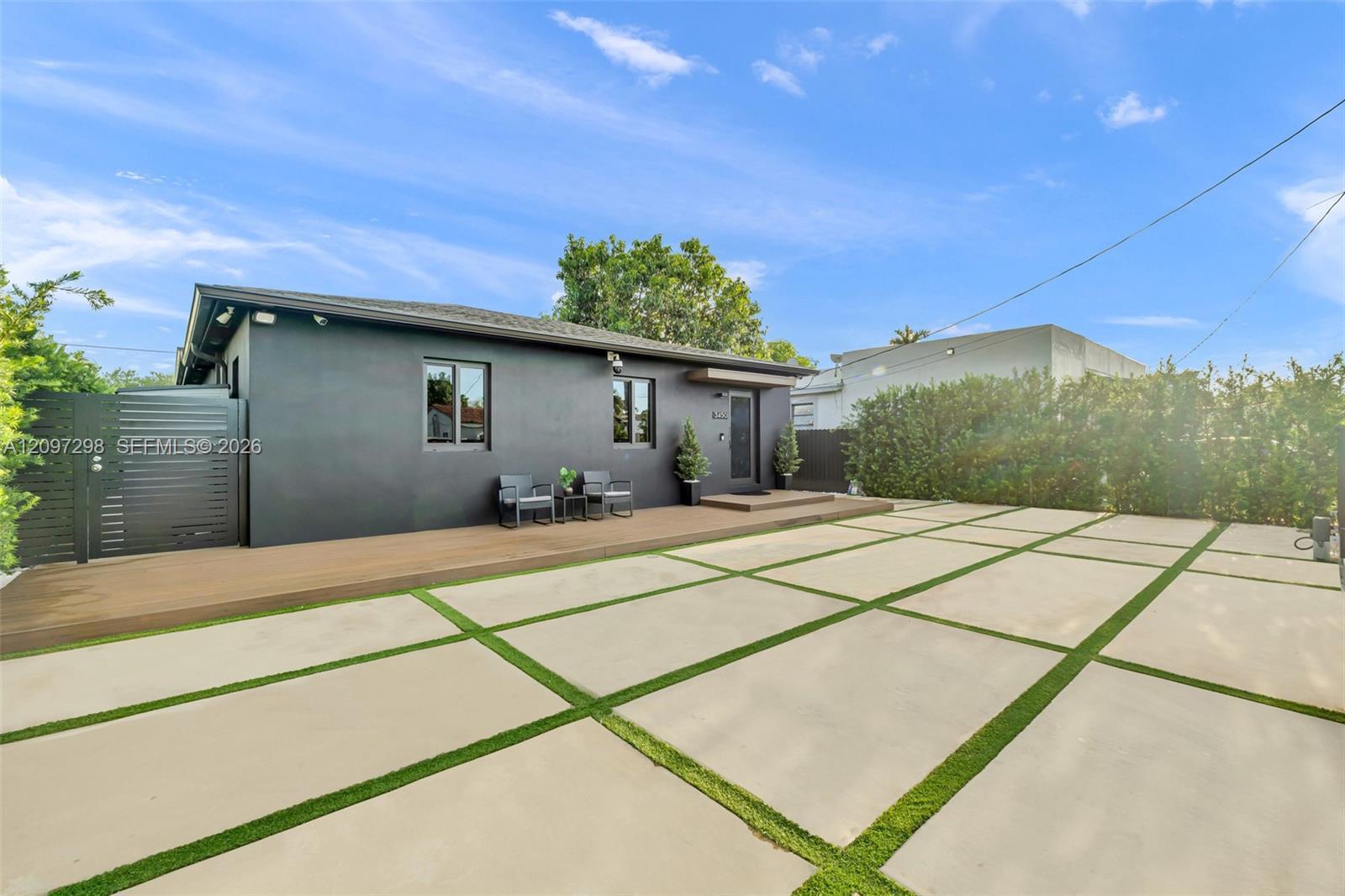 3450 NW 16th St, Miami FL 33125 photo 3
