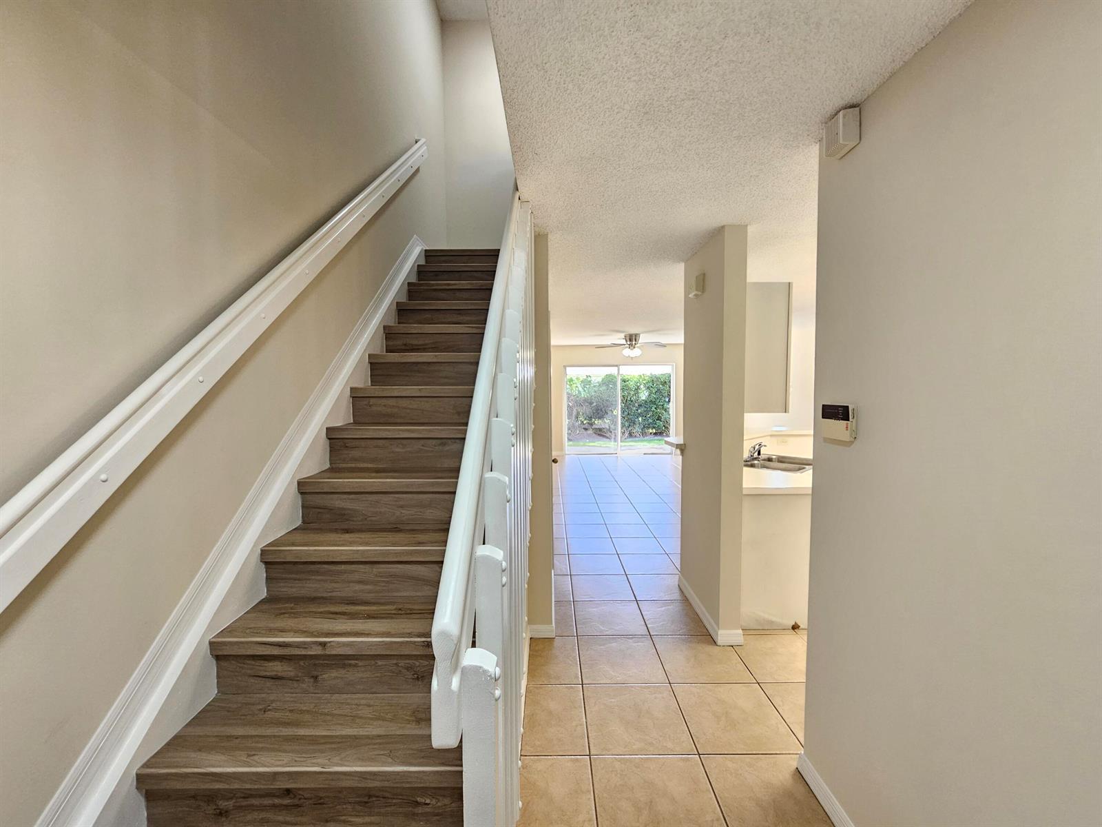 145 Fox Meadow Run, Jupiter FL 33458 photo 3