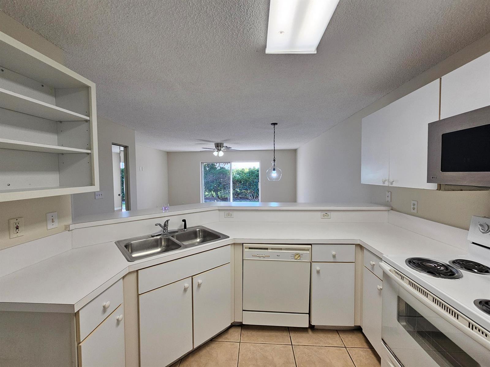 145 Fox Meadow Run, Jupiter FL 33458 photo 5
