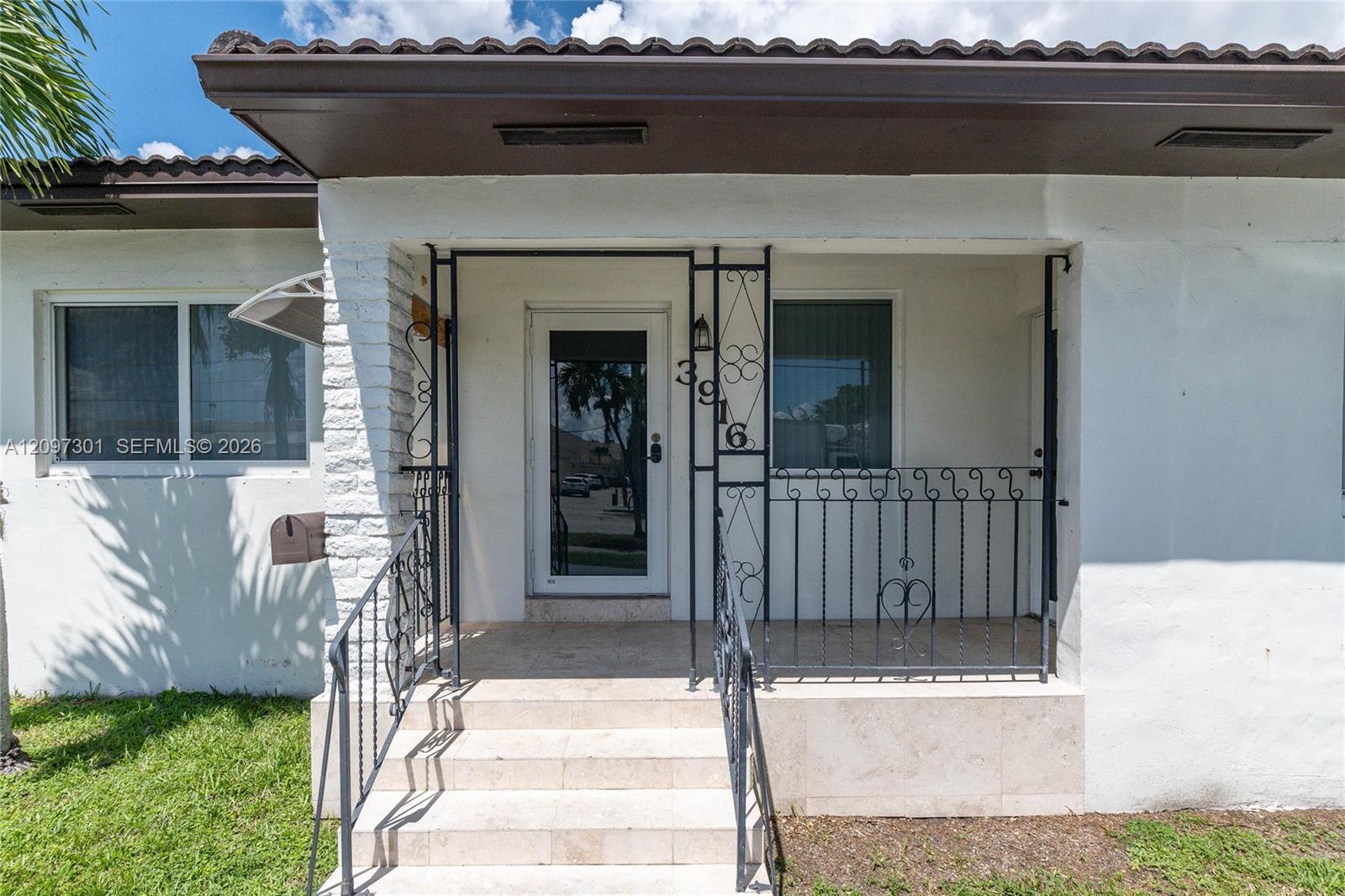 3916 SW 58th Ave, Miami FL 33155 photo 3