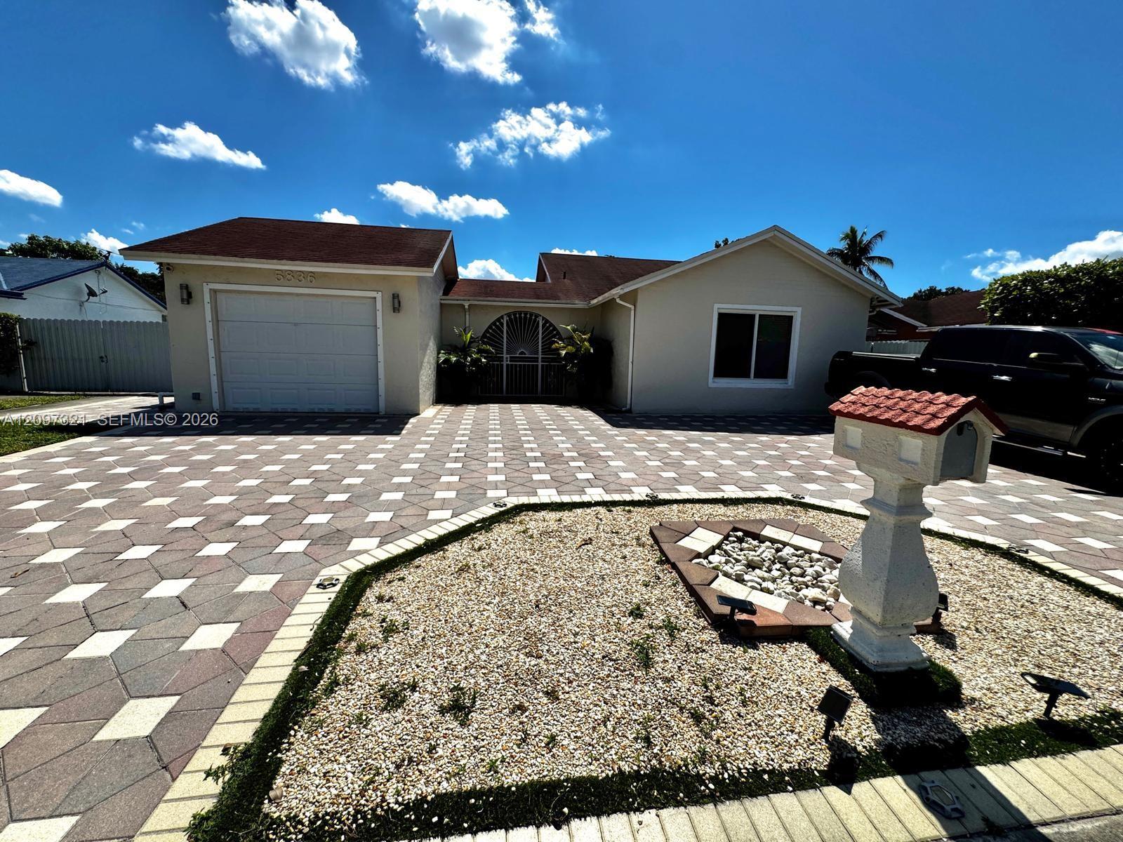 5836 NW 199th St, Hialeah FL 33015 photo 2