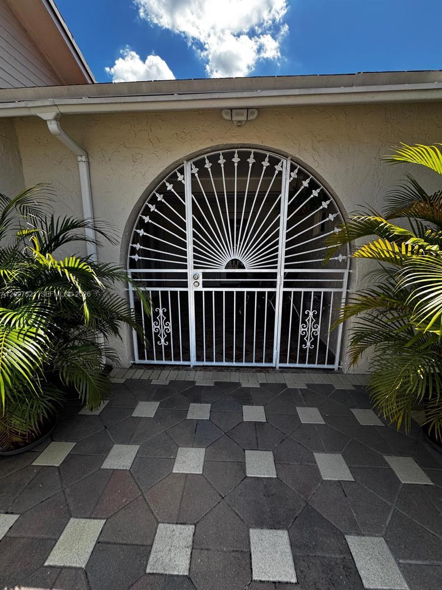 5836 NW 199th St, Hialeah FL 33015 photo 3