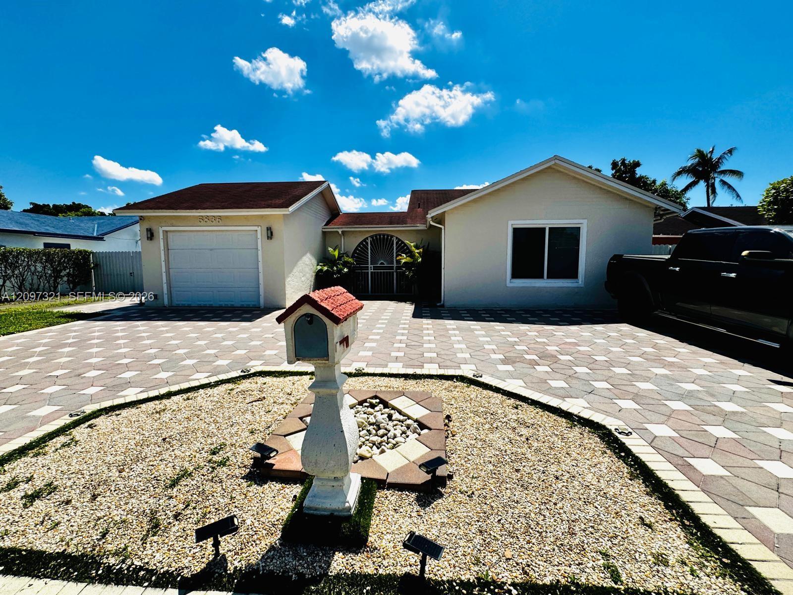 5836 NW 199th St, Hialeah FL 33015