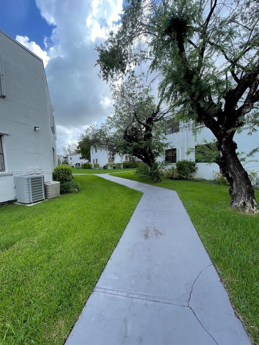 9421 Fontainebleau Blvd # 35, Miami FL 33172 photo 3