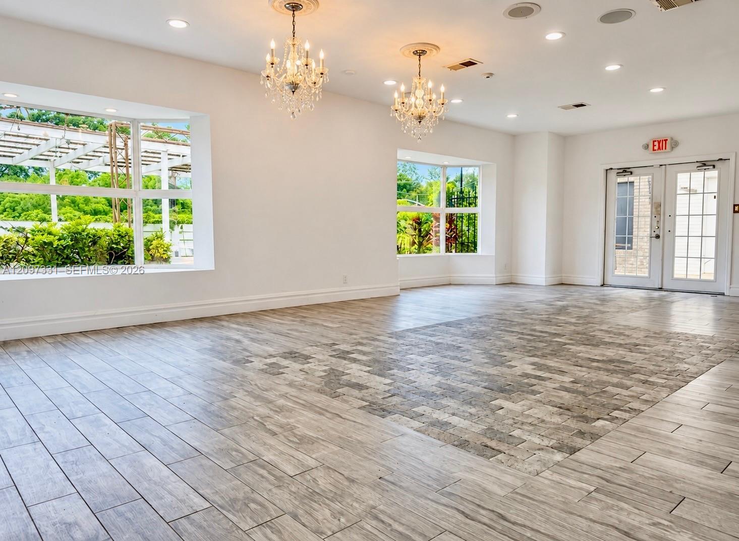 17840 W Dixie Hwy, North Miami Beach FL 33160 photo 3