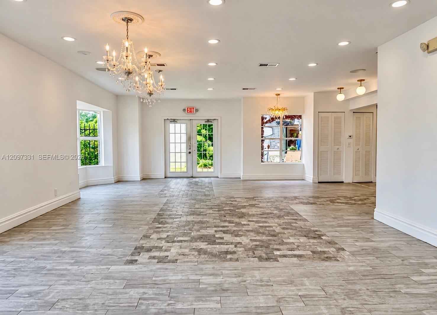 17840 W Dixie Hwy, North Miami Beach FL 33160 photo 4