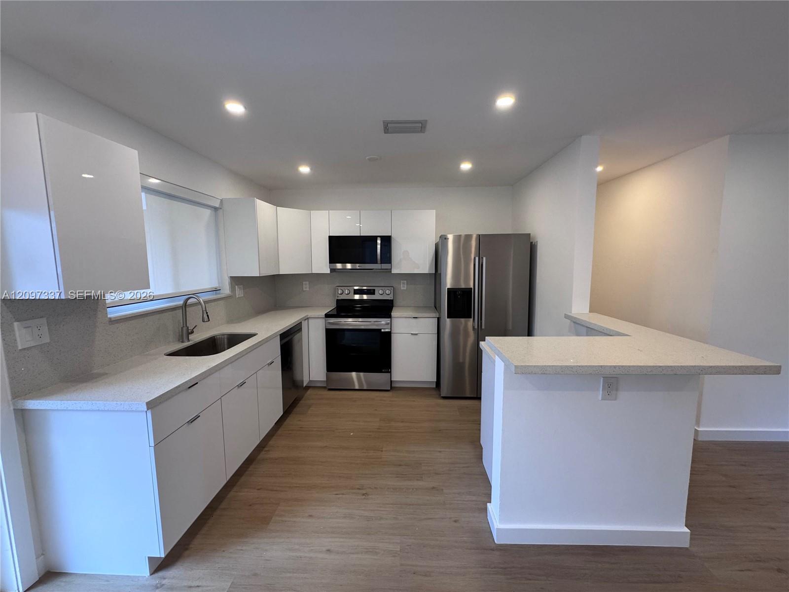 350 SW 17th Rd # 350, Miami FL 33129 photo 4