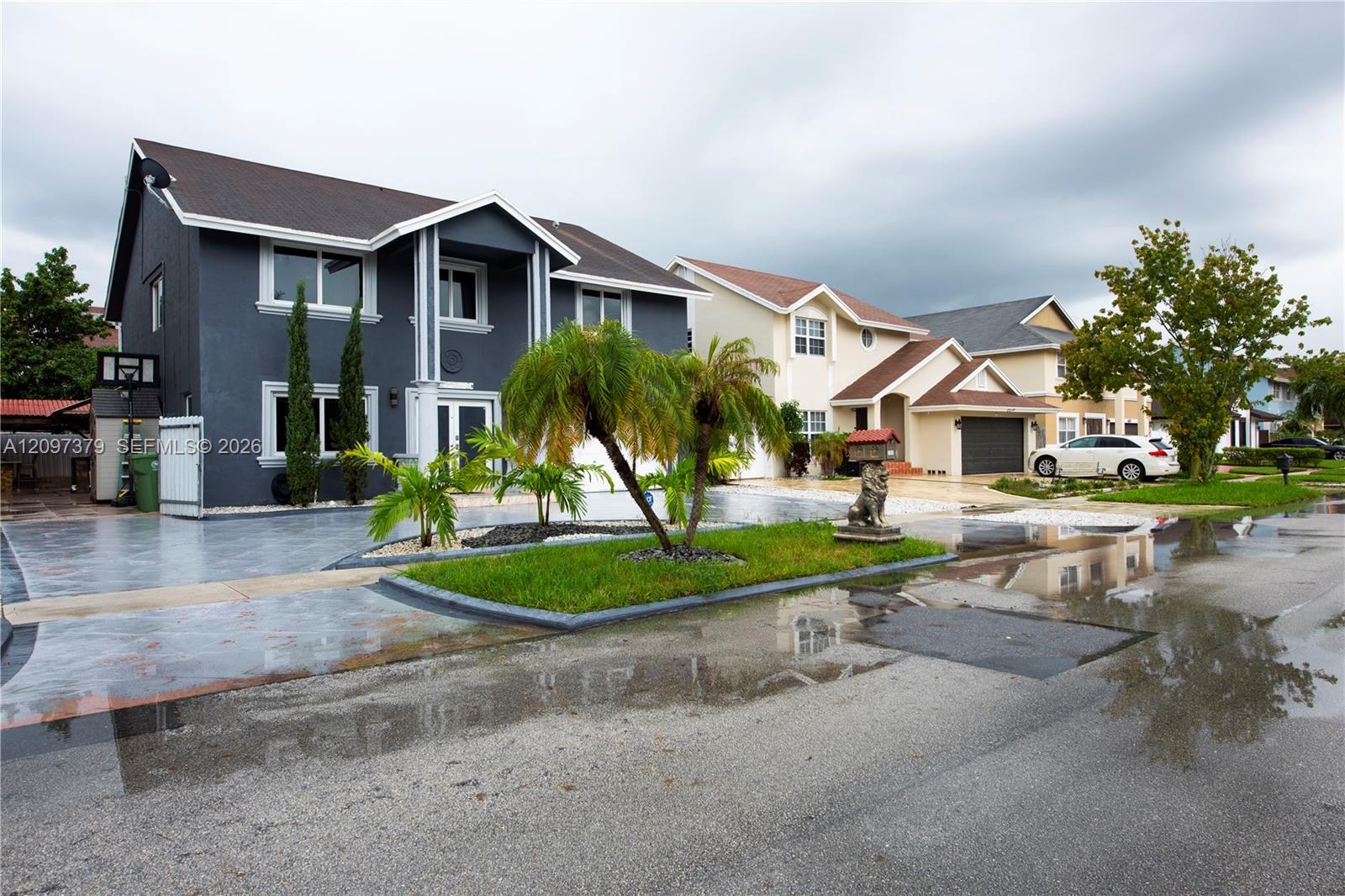 9710 SW 13th St, Pembroke Pines FL 33025 photo 4