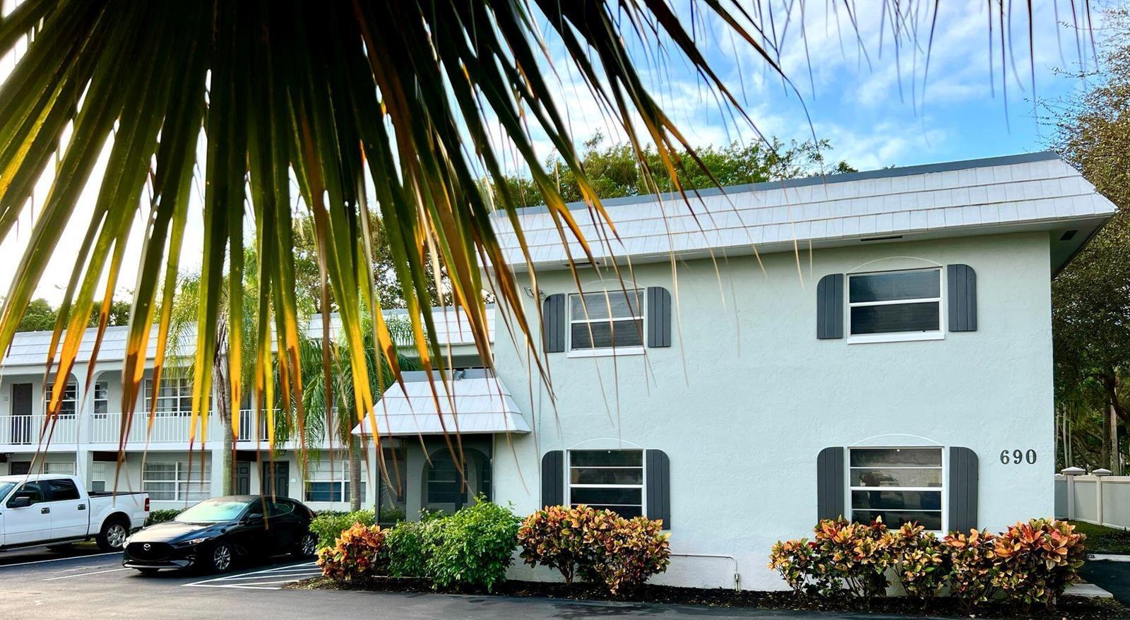 690 Kingsbridge Street Apt 9, Boca Raton FL 33487