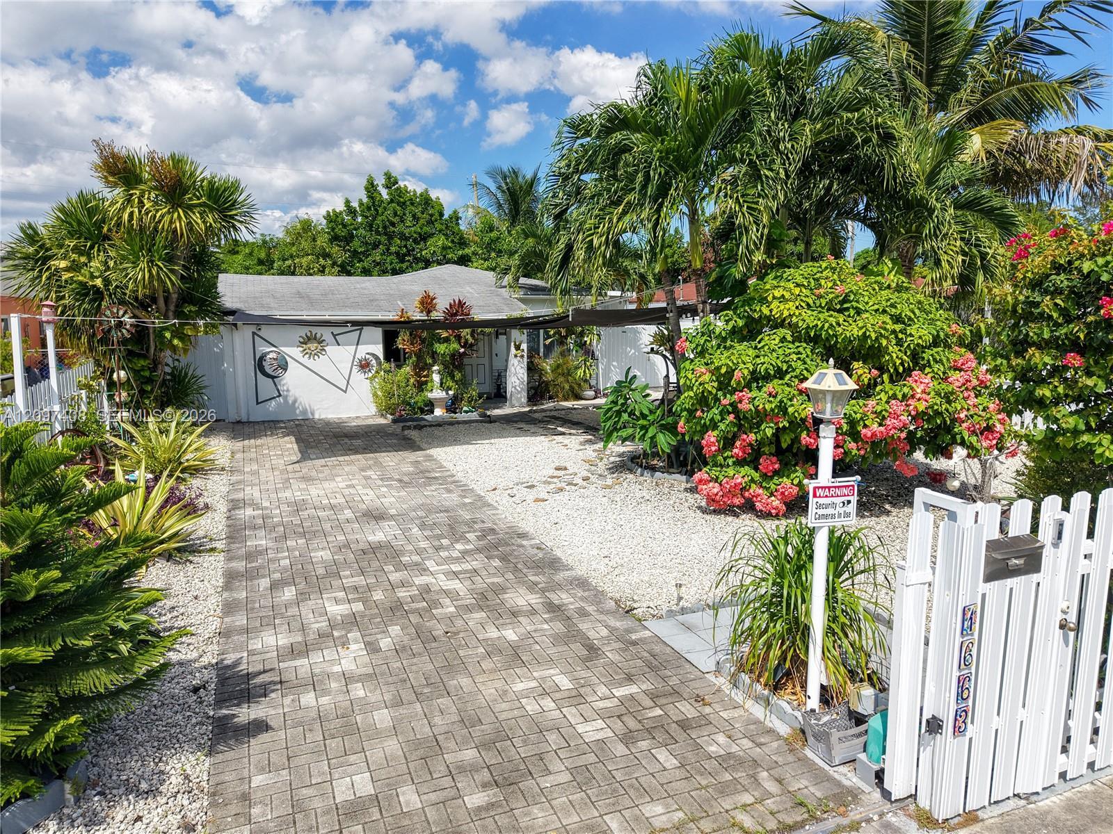 1663 NE 176th St, North Miami Beach FL 33162 photo 2