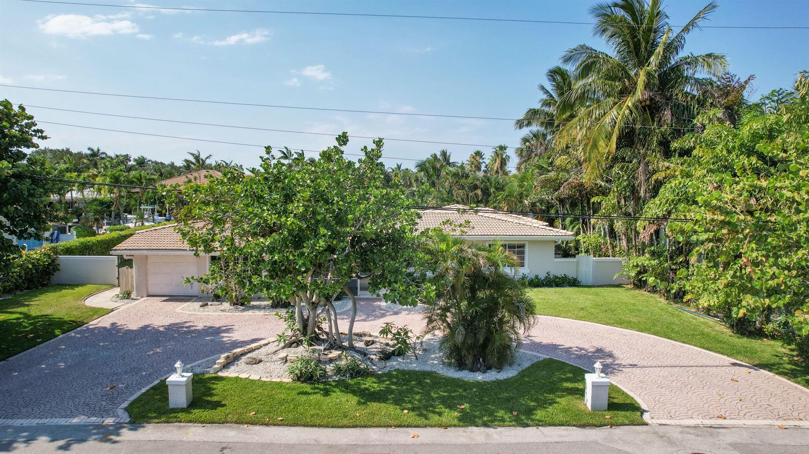 2265 NE 24th Street, Lighthouse Point FL 33064