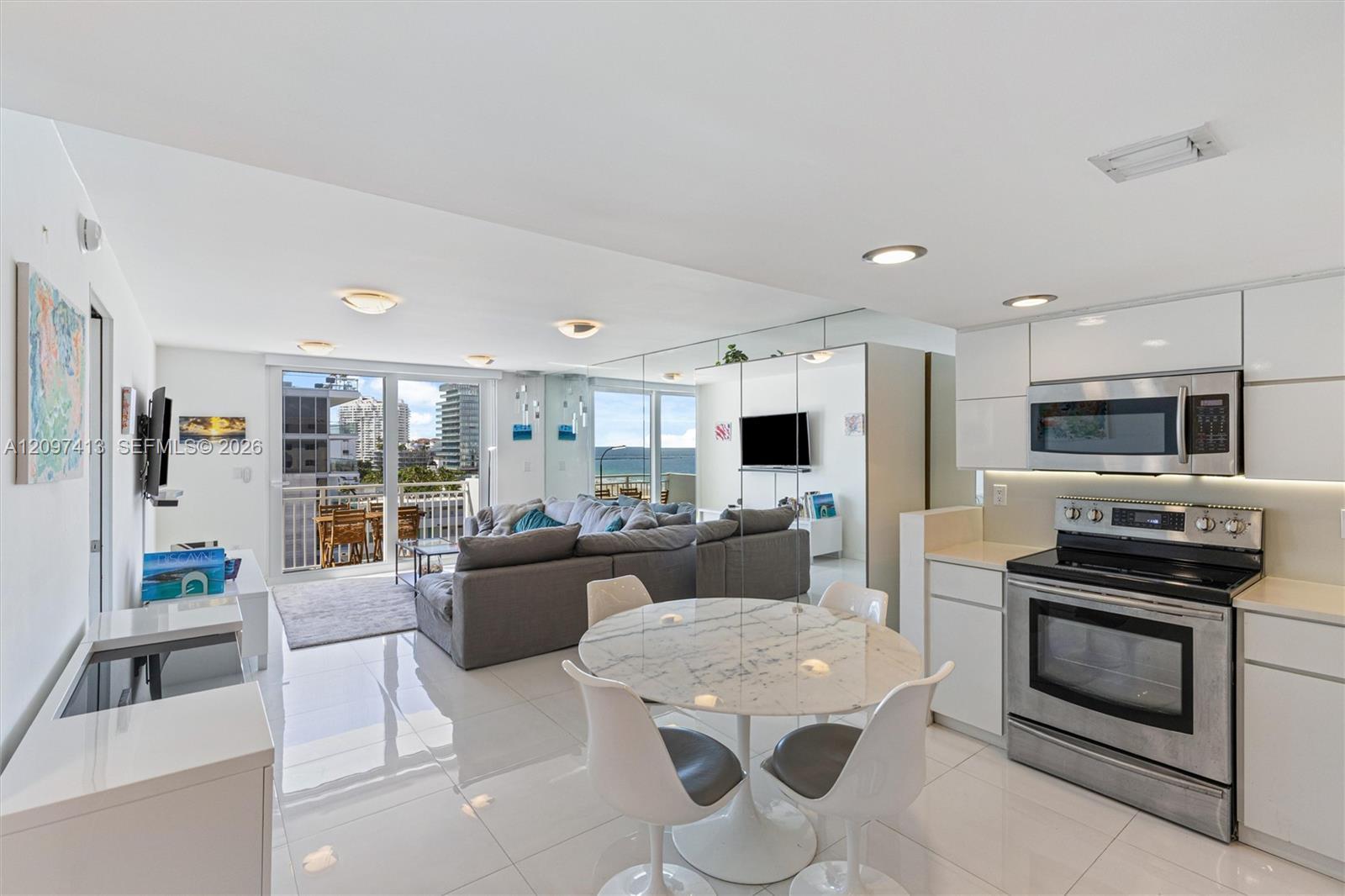 345 Ocean Dr # 1012, Miami Beach FL 33139 photo 2