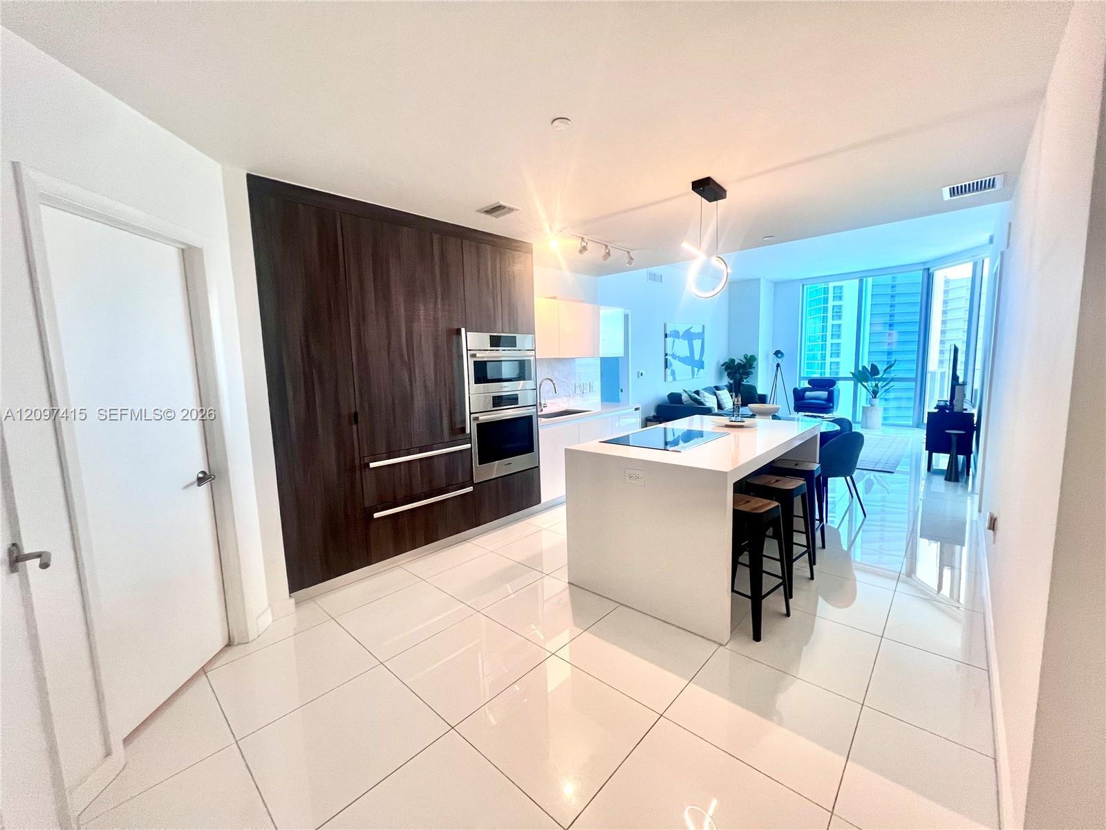 851 NE 1st Ave # 1907, Miami FL 33132 photo 4