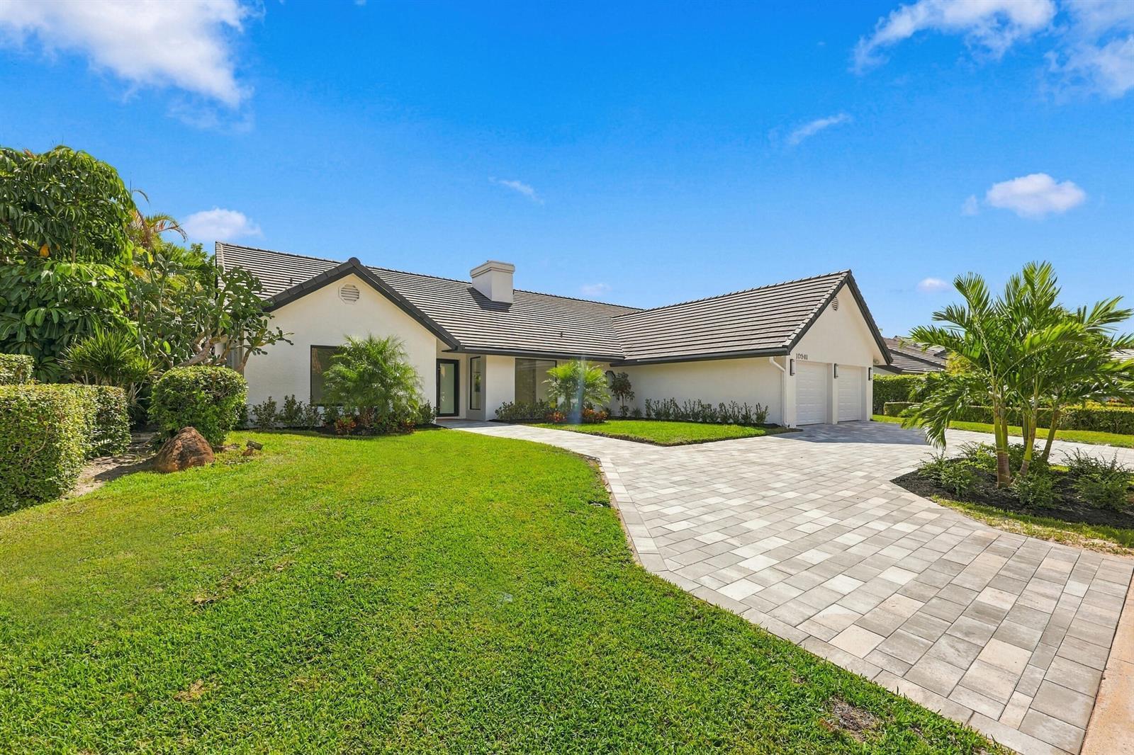 10941 BOCA WOODS Lane, Boca Raton FL 33428 photo 2